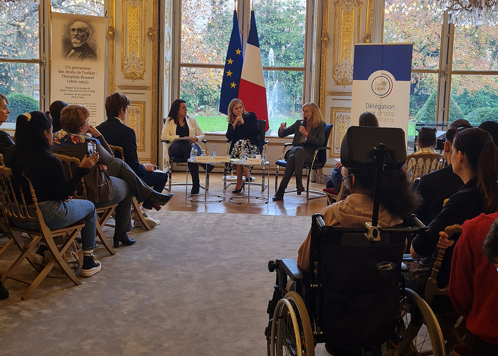 enfants de la Dynamqiue à l'assemblée nationale